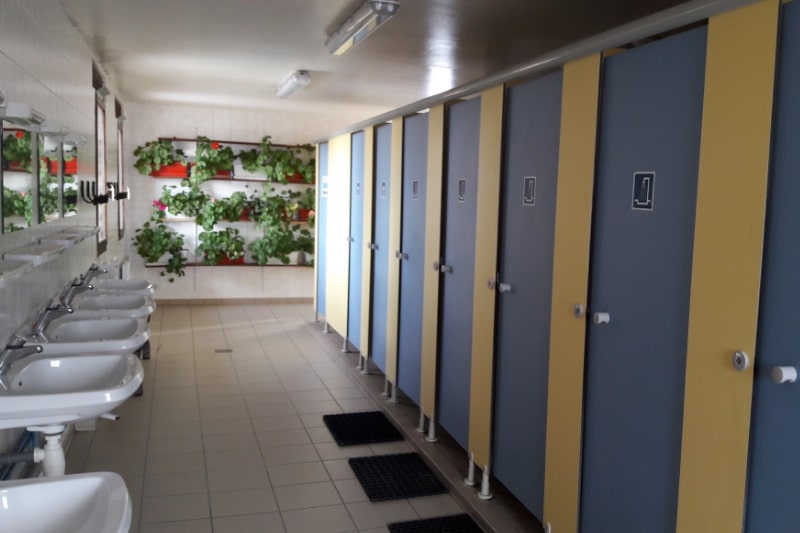 Les sanitaires chauffés sur le camping caravaneige du Col la Toussuire les Sybelles Maurienne Savoie