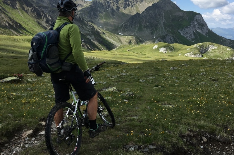 Rental of road, mountain and electric bikes